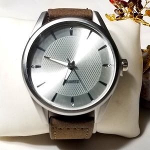 LARGE FACE QUARTZ FASHION WATCH